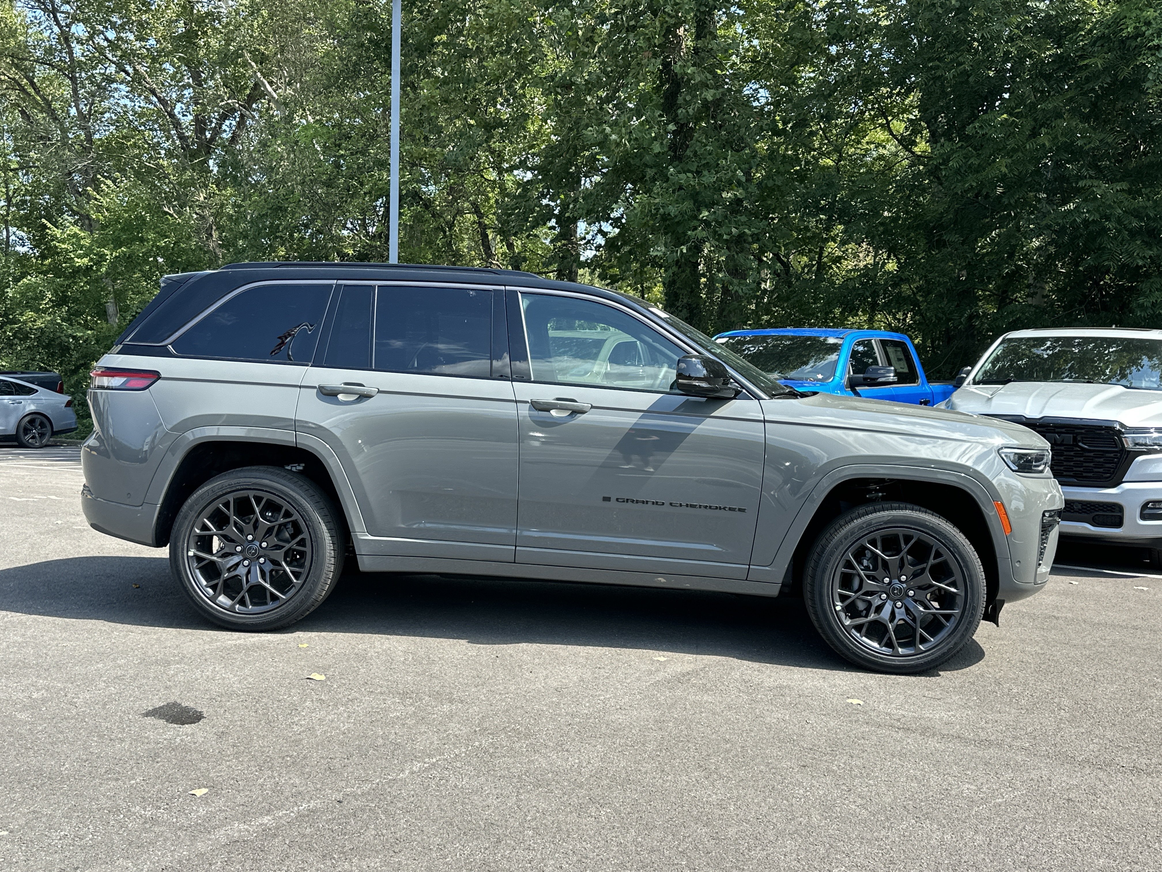 New 2027 Jeep Grand Cherokee Summit AWD/4WD image 20