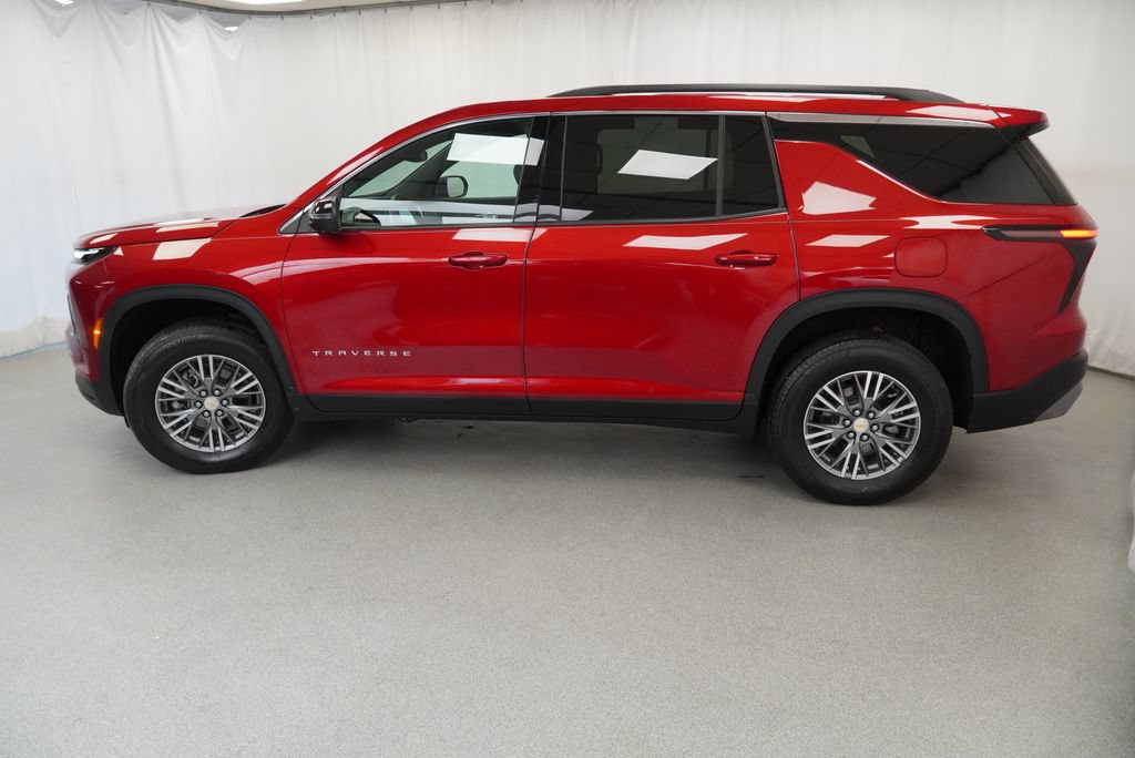 Used 2025 Chevrolet Traverse LT w/ Driver Confidence Package FWD image 38