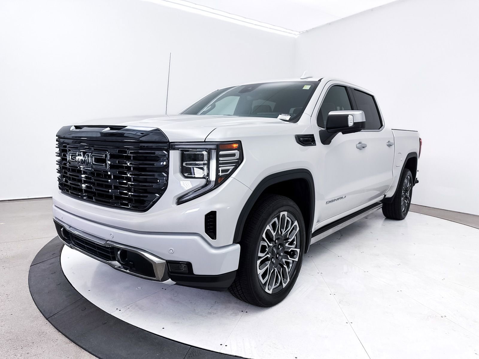 Used 2023 GMC Sierra 1500 Denali Ultimate AWD/4WD image 16