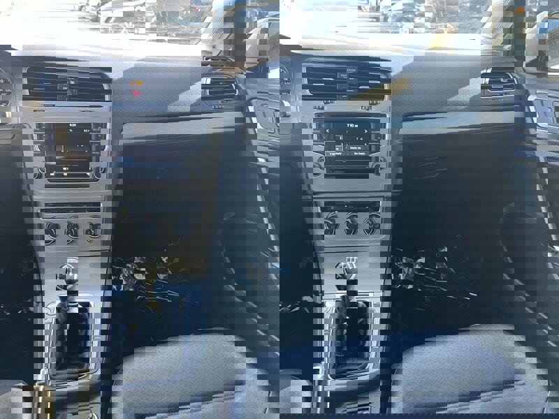 Used 2017 Volkswagen Golf Wolfsburg Edition image 13