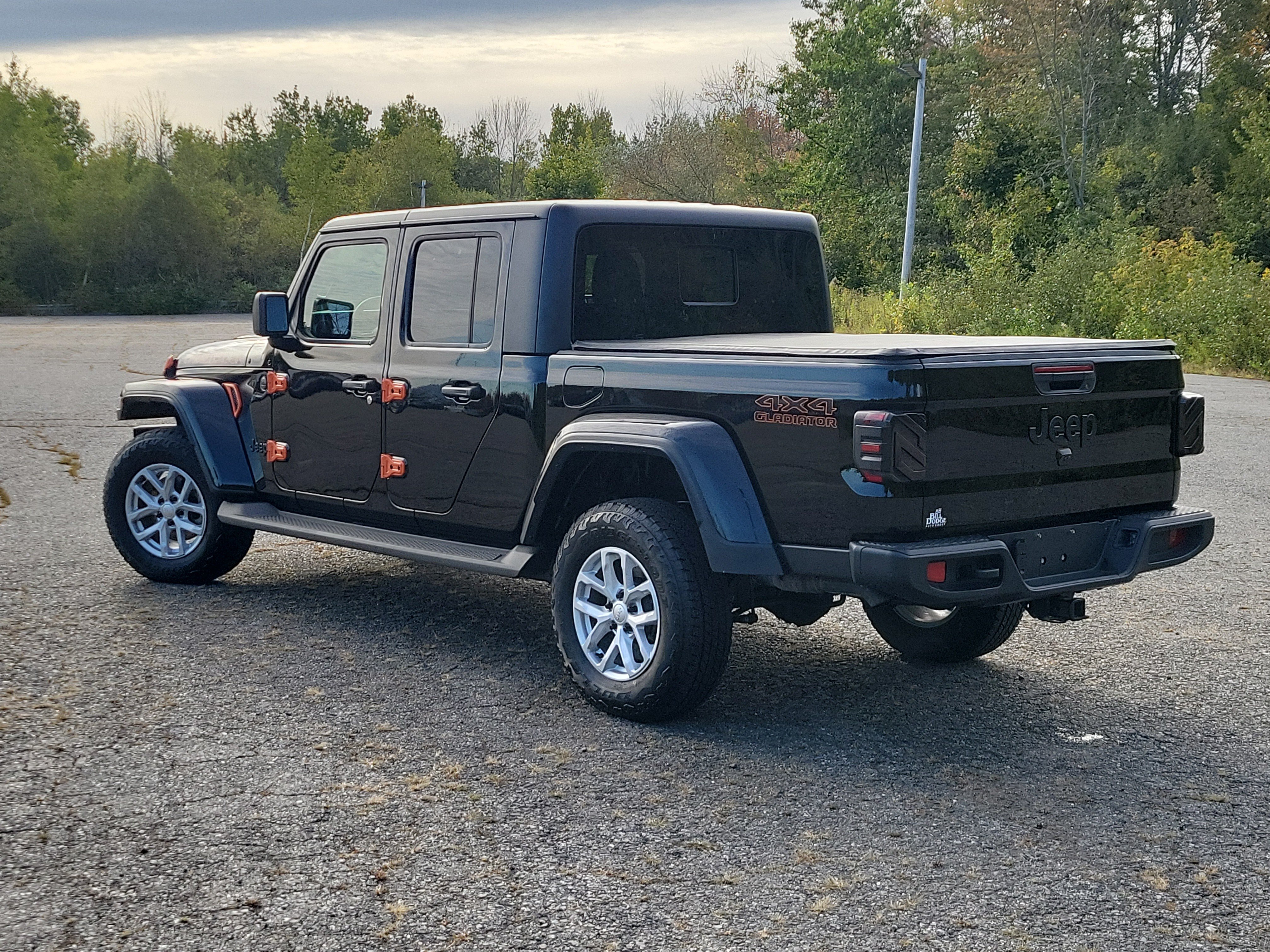 Used 2023 Jeep Gladiator Sport AWD/4WD image 7
