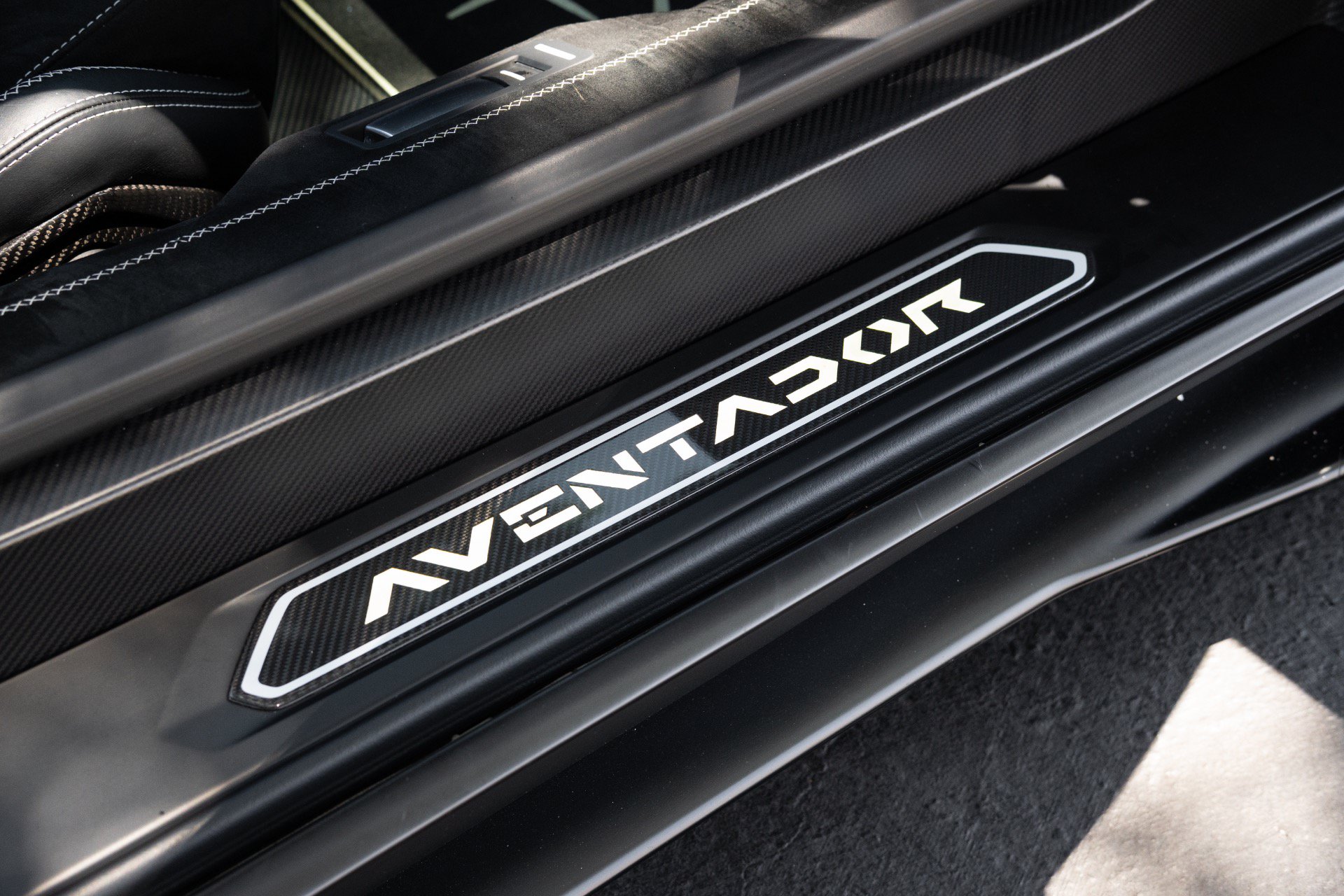 Used 2020 Lamborghini Aventador SVJ AWD/4WD image 74