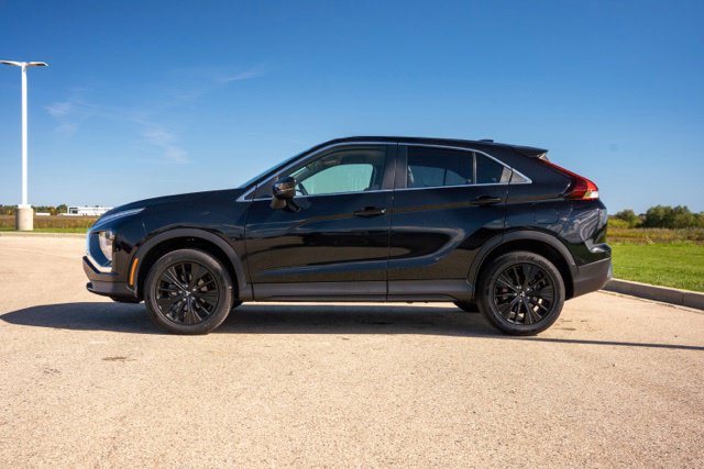 Used 2022 Mitsubishi Eclipse Cross LE AWD/4WD image 3