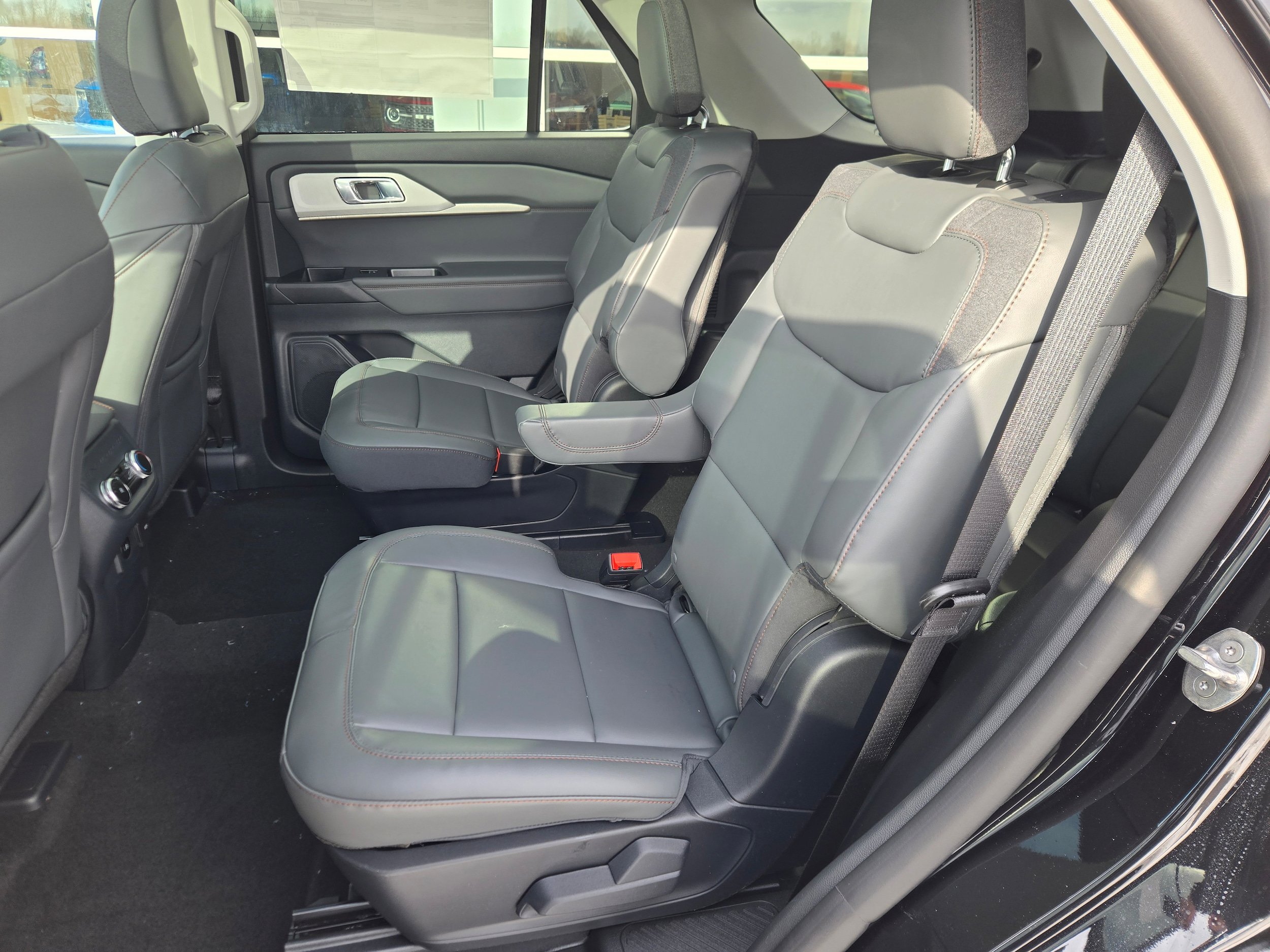 New 2026 Ford Explorer Active w/ Active Comfort Package AWD/4WD image 13