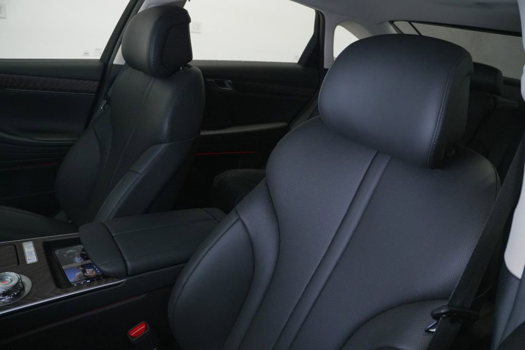 New 2025 Genesis G80 2.5T Advanced image 23