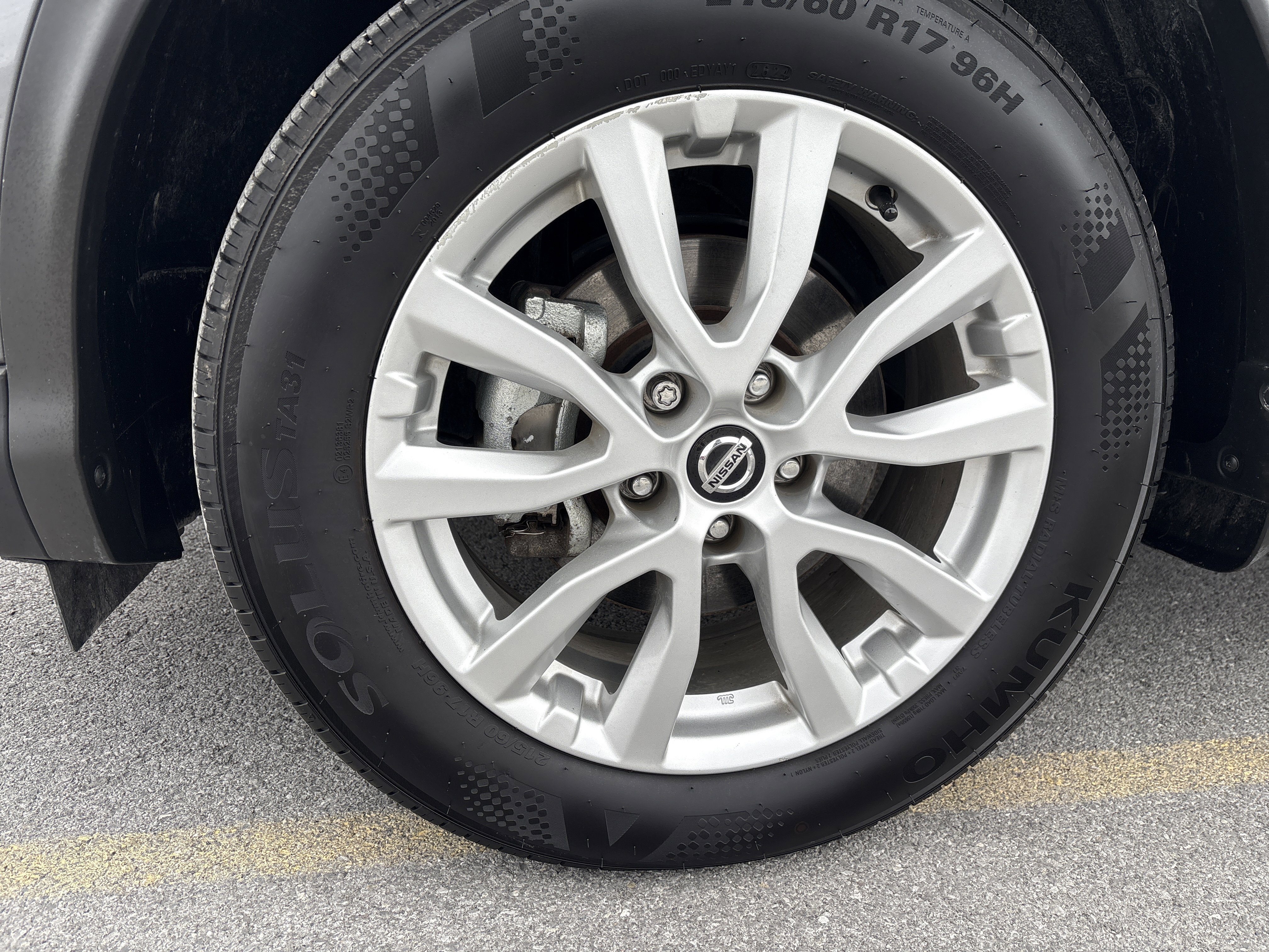 Used 2022 Nissan Rogue Sport SV image 12