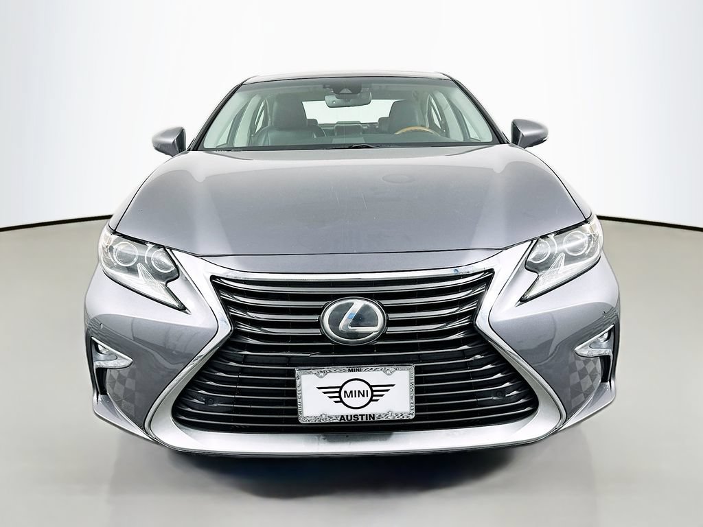 Used 2017 Lexus ES 350 w/ Luxury Package FWD image 2