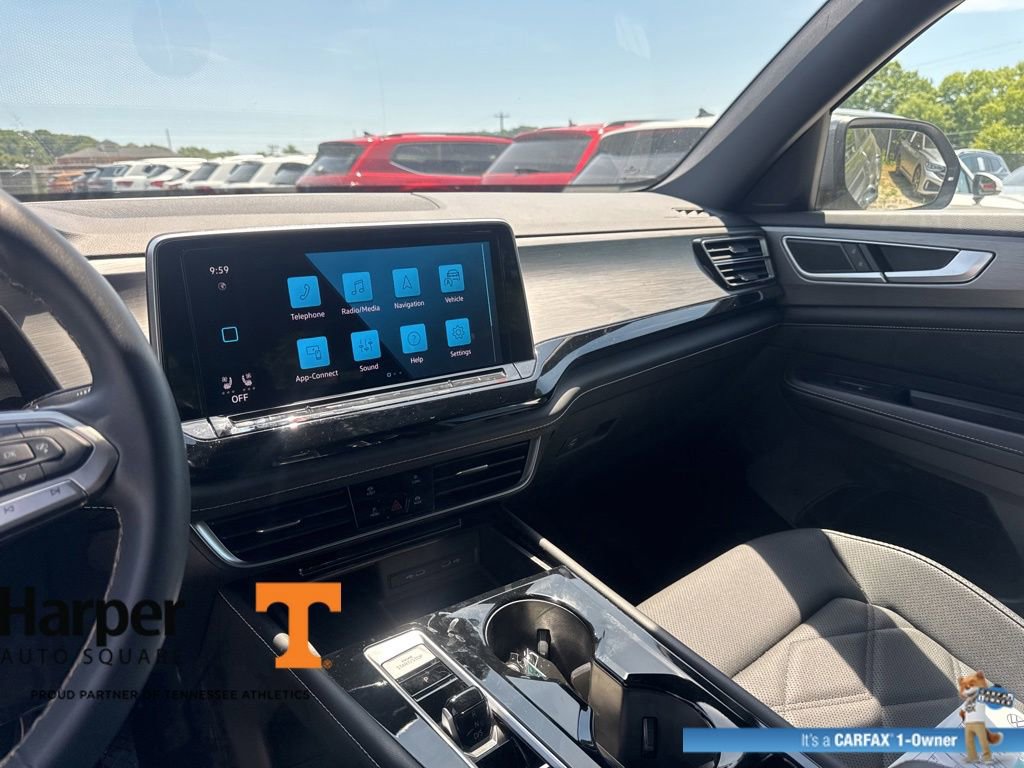 Used 2024 Volkswagen Atlas Cross Sport SE w/ Panoramic Sunroof Package FWD image 15