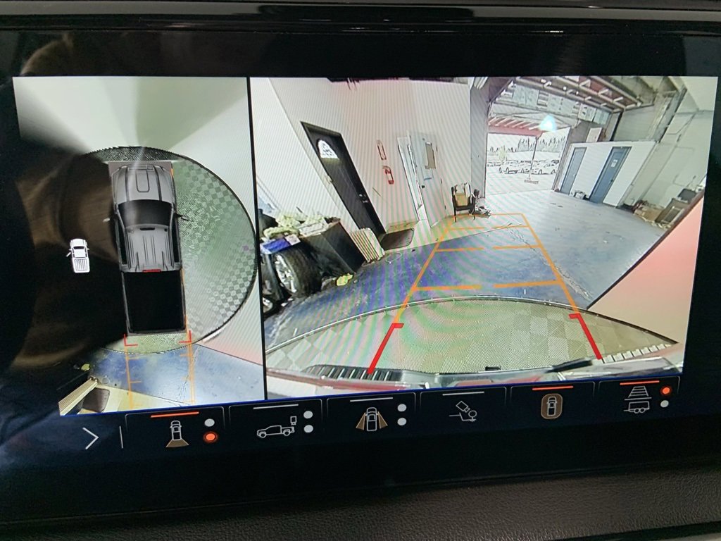 Used 2024 GMC Sierra 2500 AT4 w/ AT4 Premium Plus Package image 13