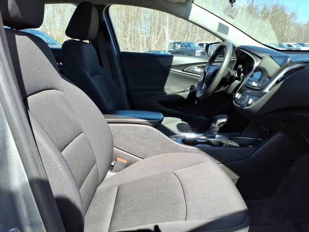 Used 2024 Chevrolet Malibu LT image 6