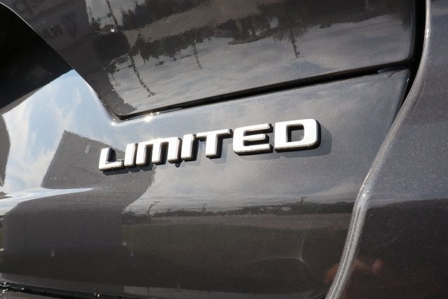 New 2025 Jeep Grand Cherokee Limited w/ Luxury Tech Group II image 34