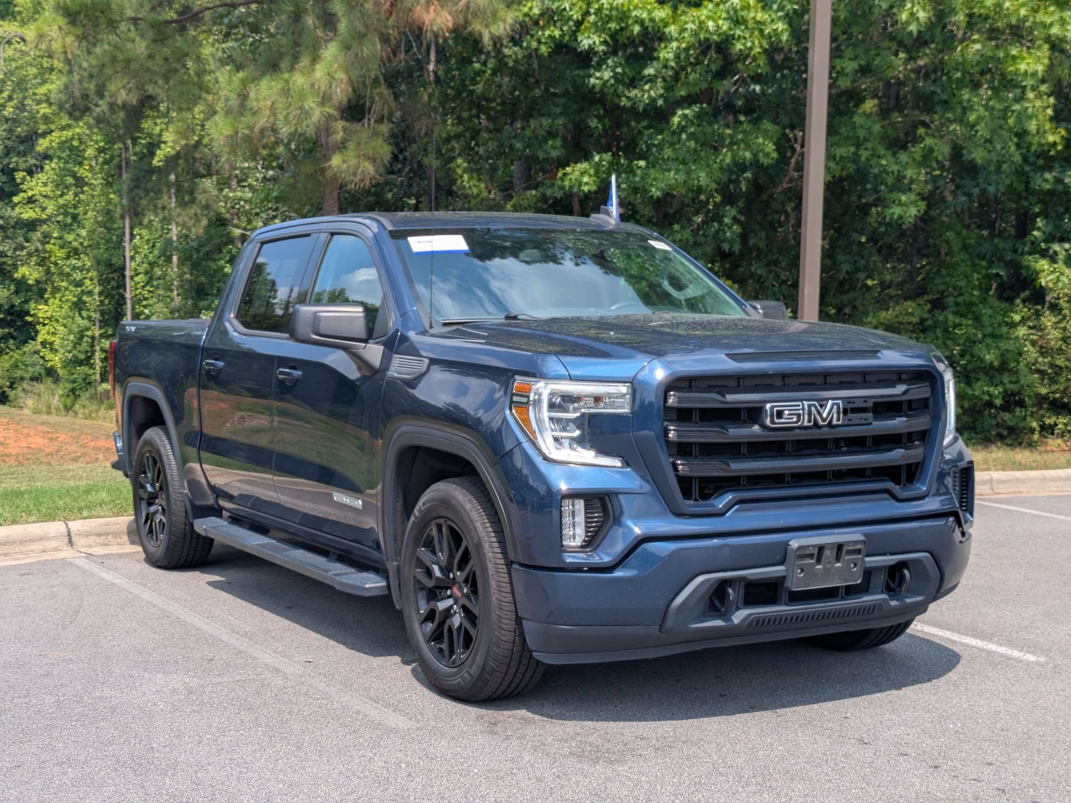 Used 2021 GMC Sierra 1500 Elevation w/ Preferred Package AWD/4WD image 2