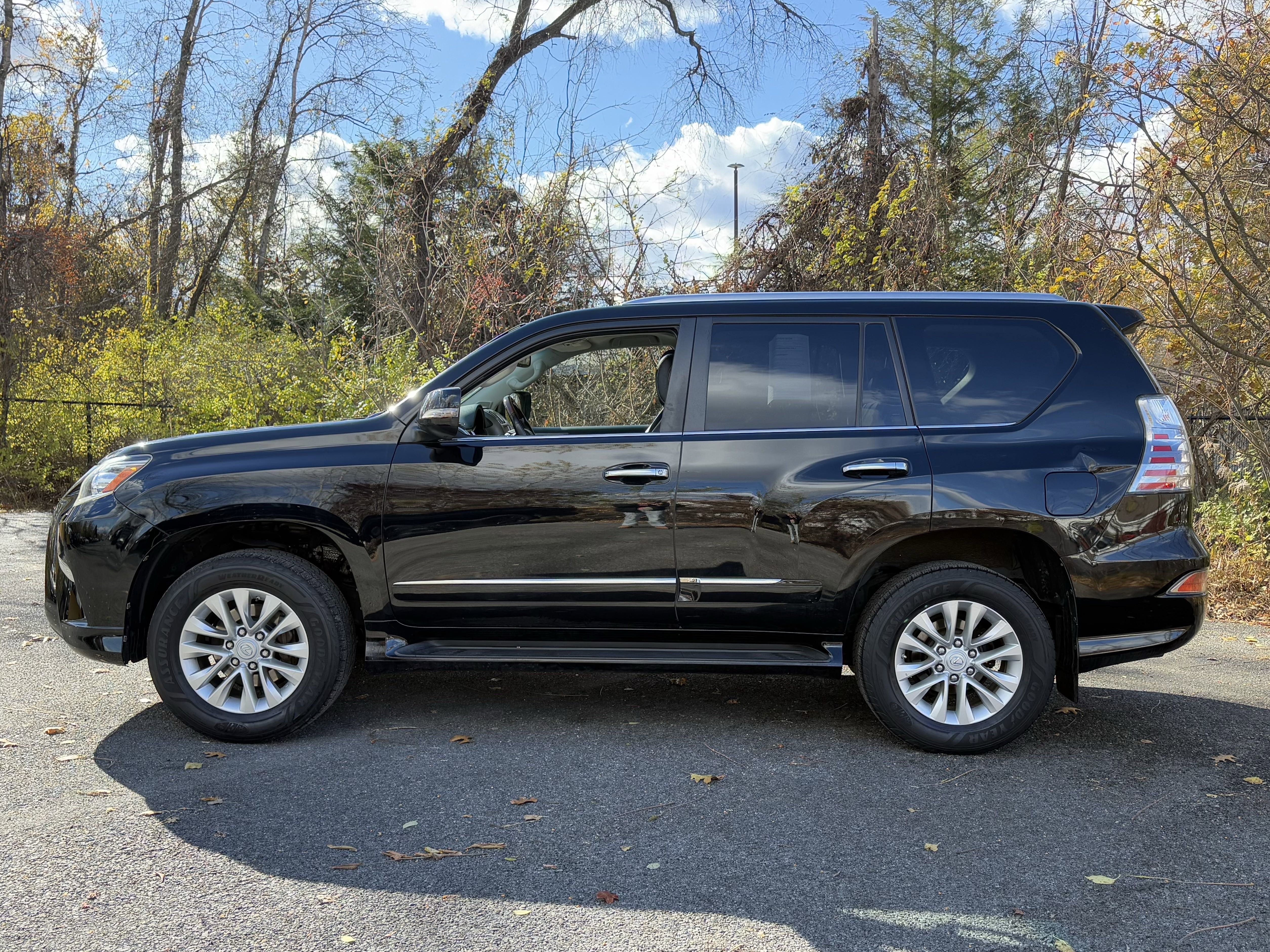 Used 2017 Lexus GX 460 image 8