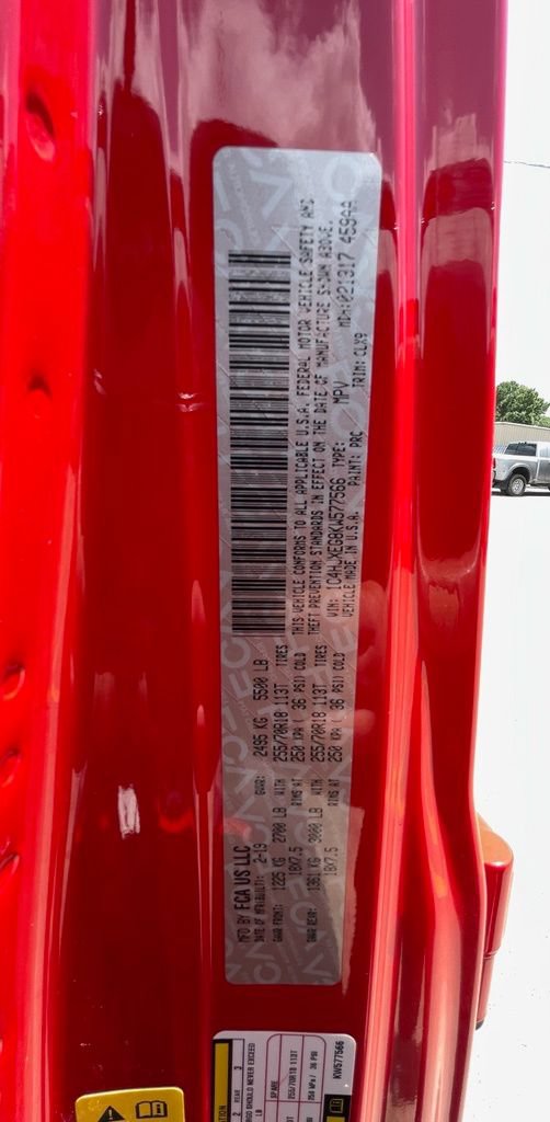 Used 2019 Jeep Wrangler Unlimited Sahara AWD/4WD image 37