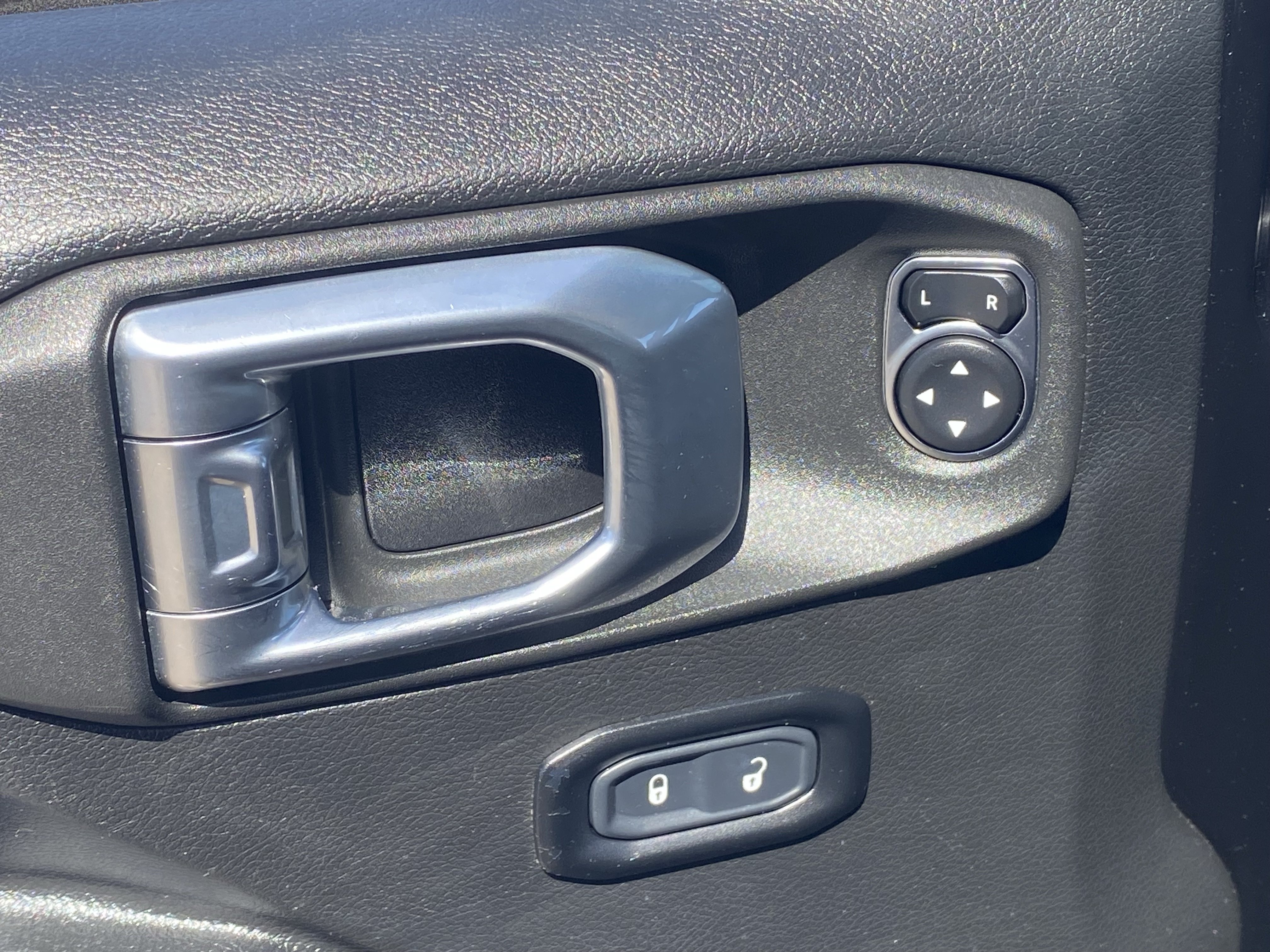 Used 2022 Jeep Wrangler Unlimited Sport AWD/4WD image 18