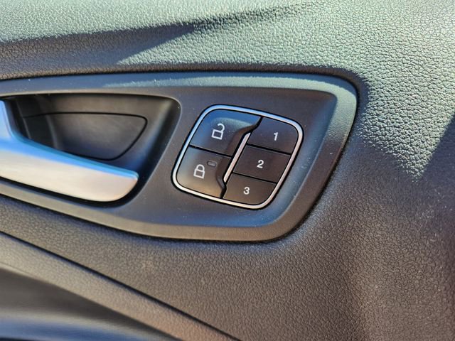 Used 2019 Ford Escape Titanium image 34