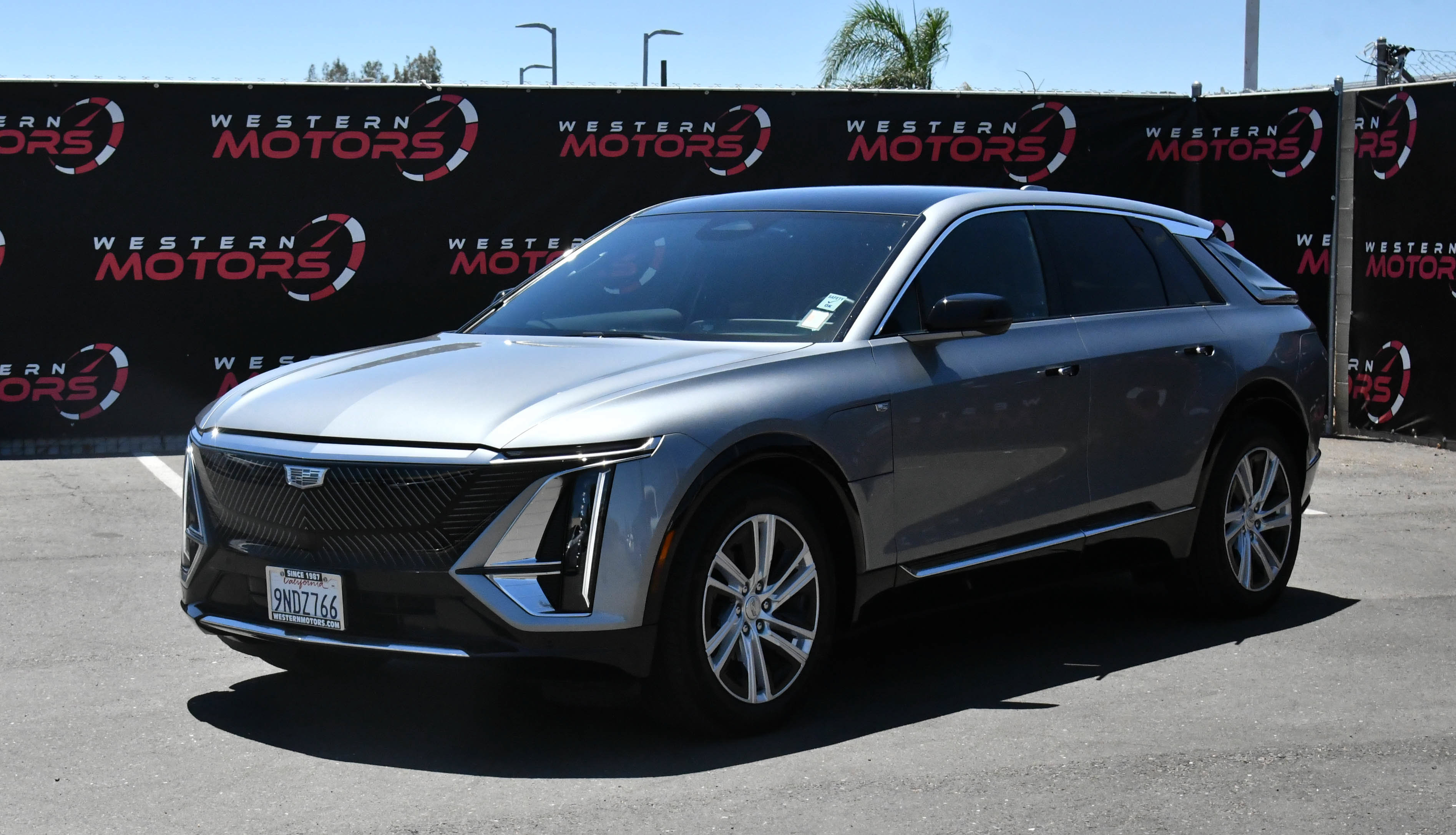 Used 2024 Cadillac Lyriq Tech RWD image 3
