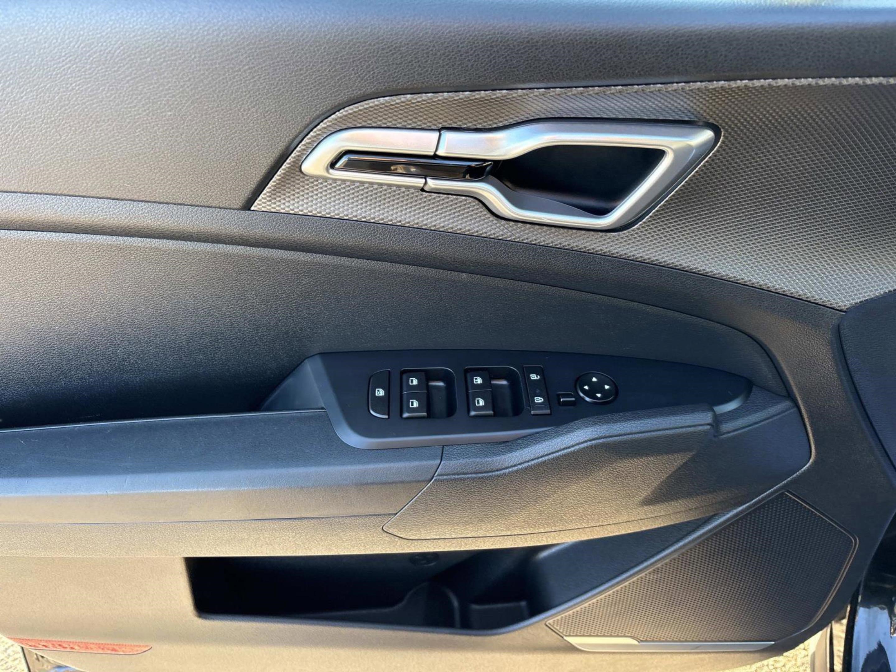 Used 2024 Kia Sportage LX image 23