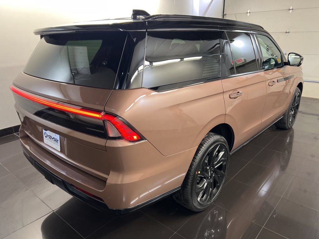 New 2026 Lincoln Navigator Black Label AWD/4WD image 6
