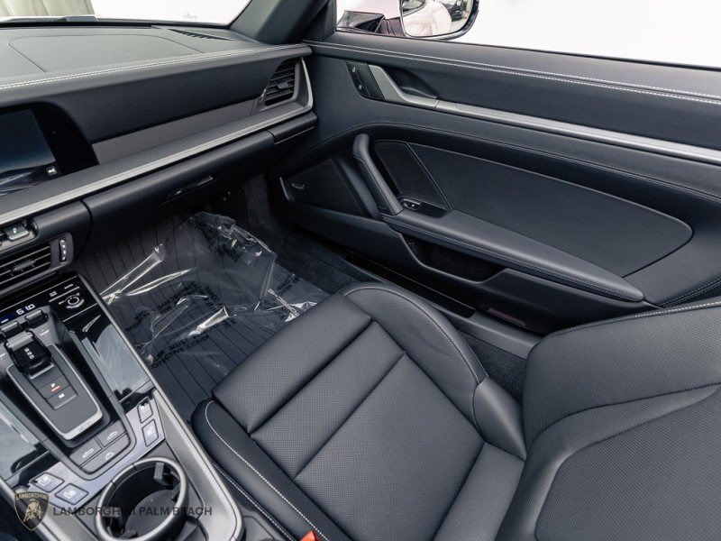 Used 2026 Porsche 911 Carrera RWD image 13