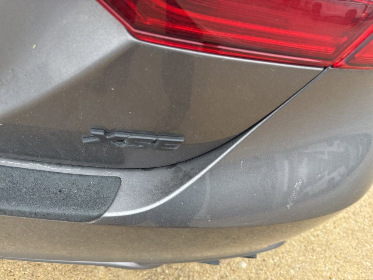 Used 2023 Toyota Camry XSE FWD image 9