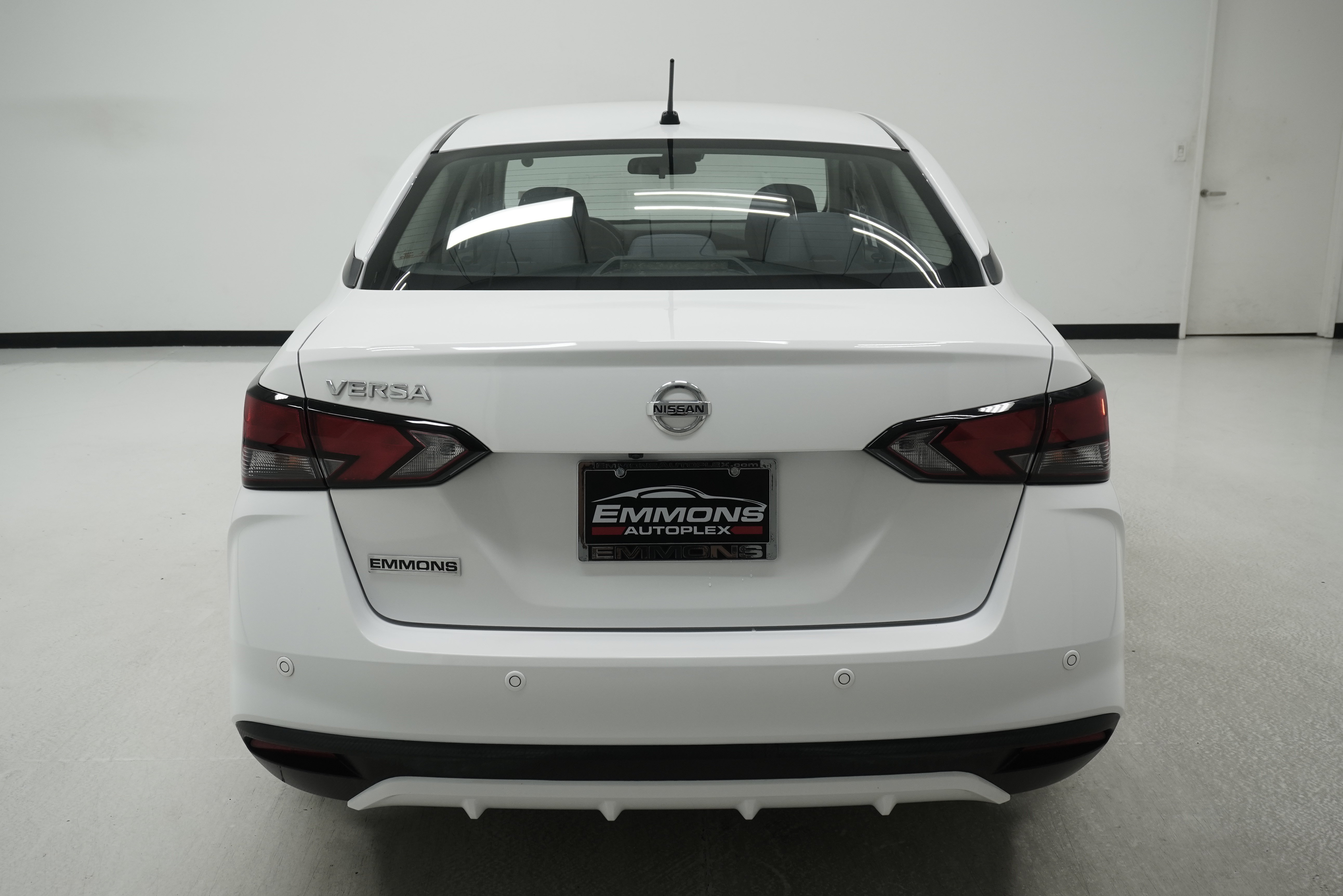 Used 2020 Nissan Versa S FWD image 5