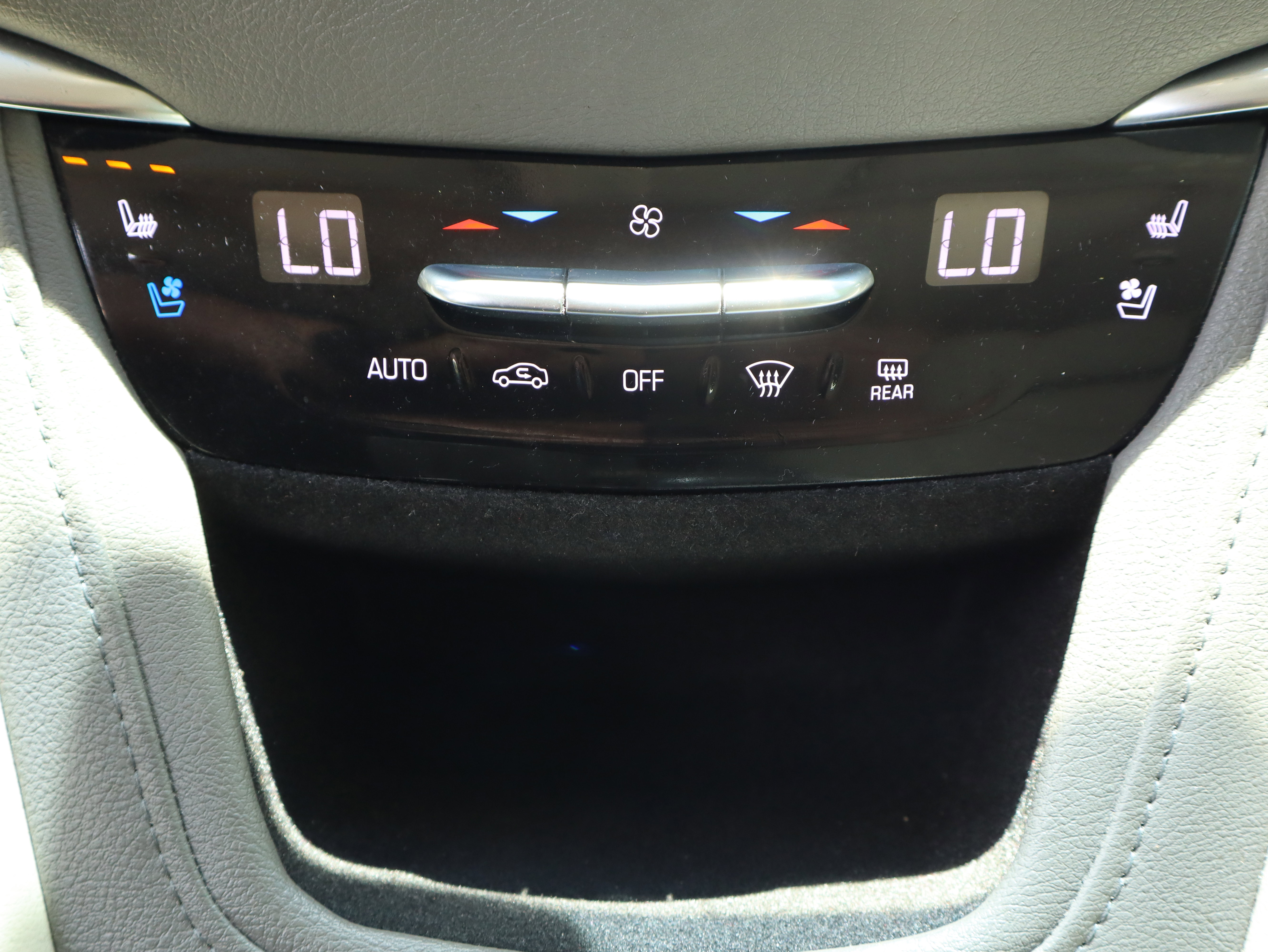 Used 2019 Cadillac XT5 Premium Luxury FWD image 32