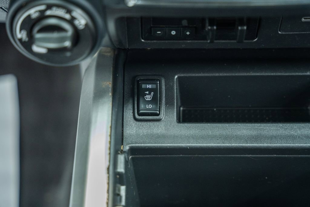 Used 2022 Nissan Titan SV w/ SV Convenience Package image 26