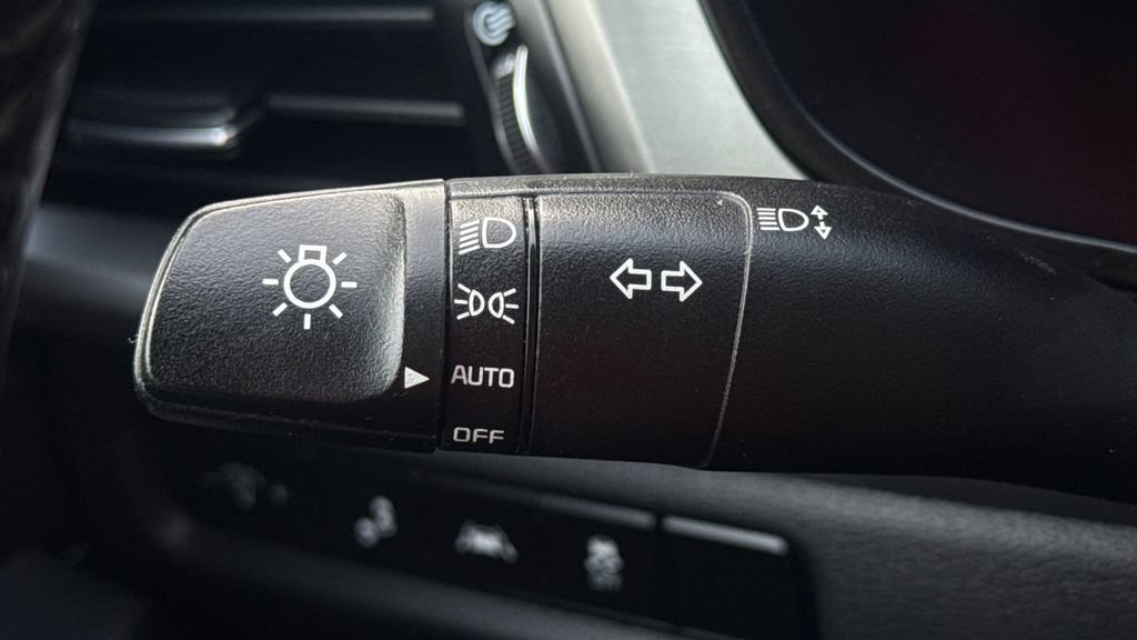 Used 2020 Kia Telluride LX AWD/4WD image 25