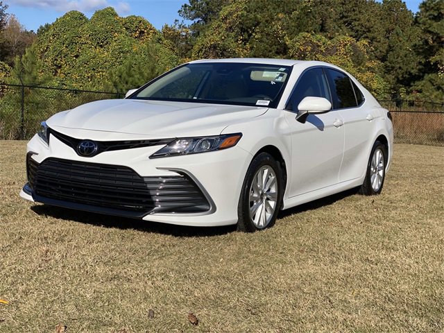 Used 2023 Toyota Camry LE image 9