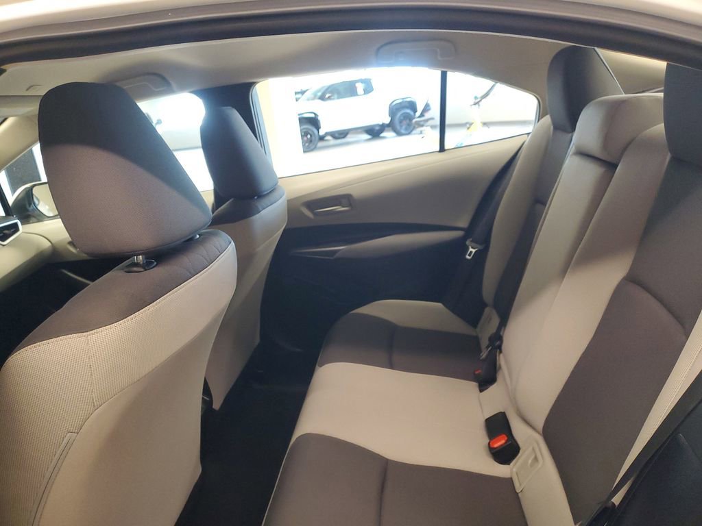 Used 2025 Toyota Corolla LE image 10