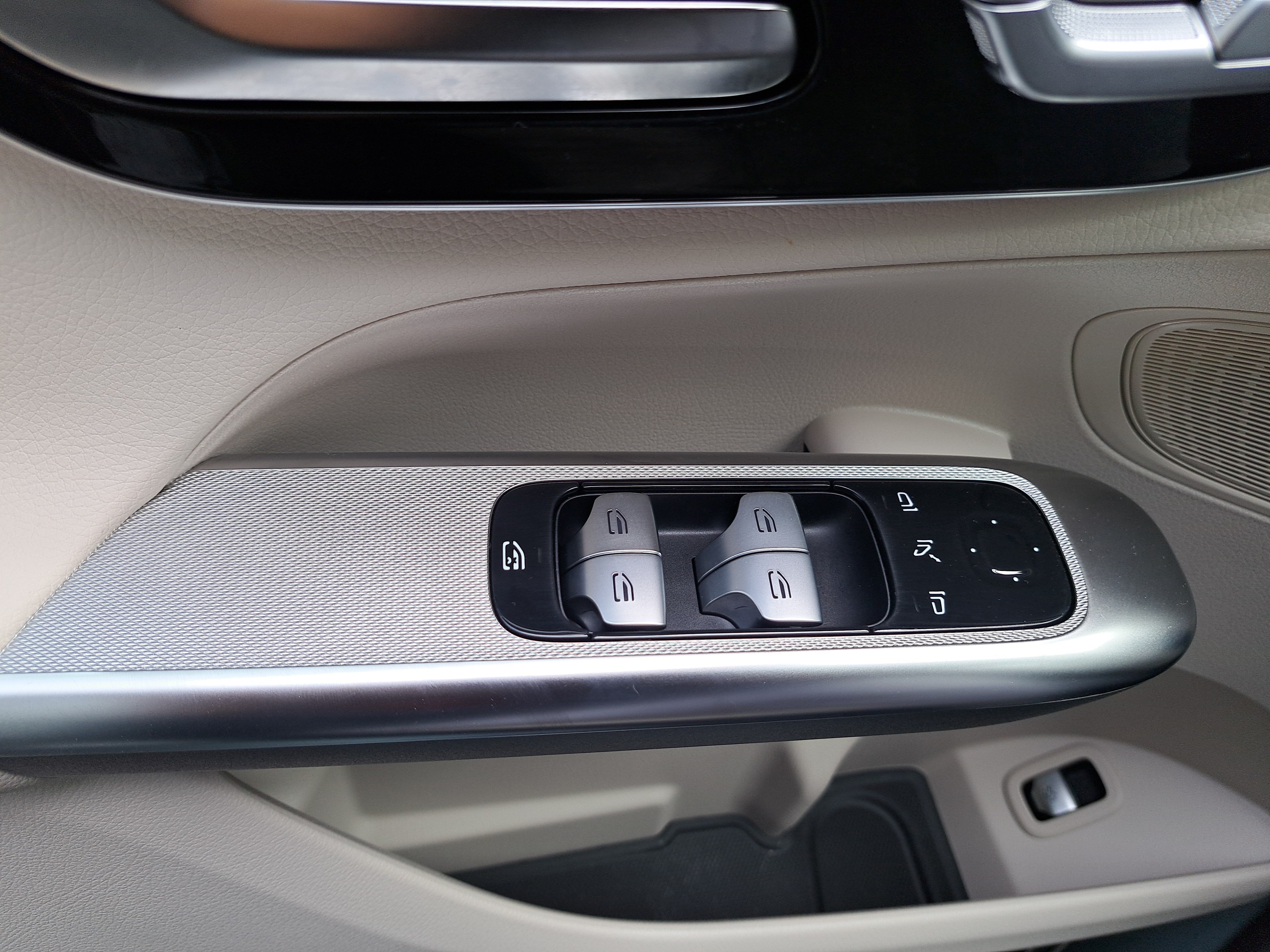 Used 2026 Mercedes-Benz GLC 300 image 30