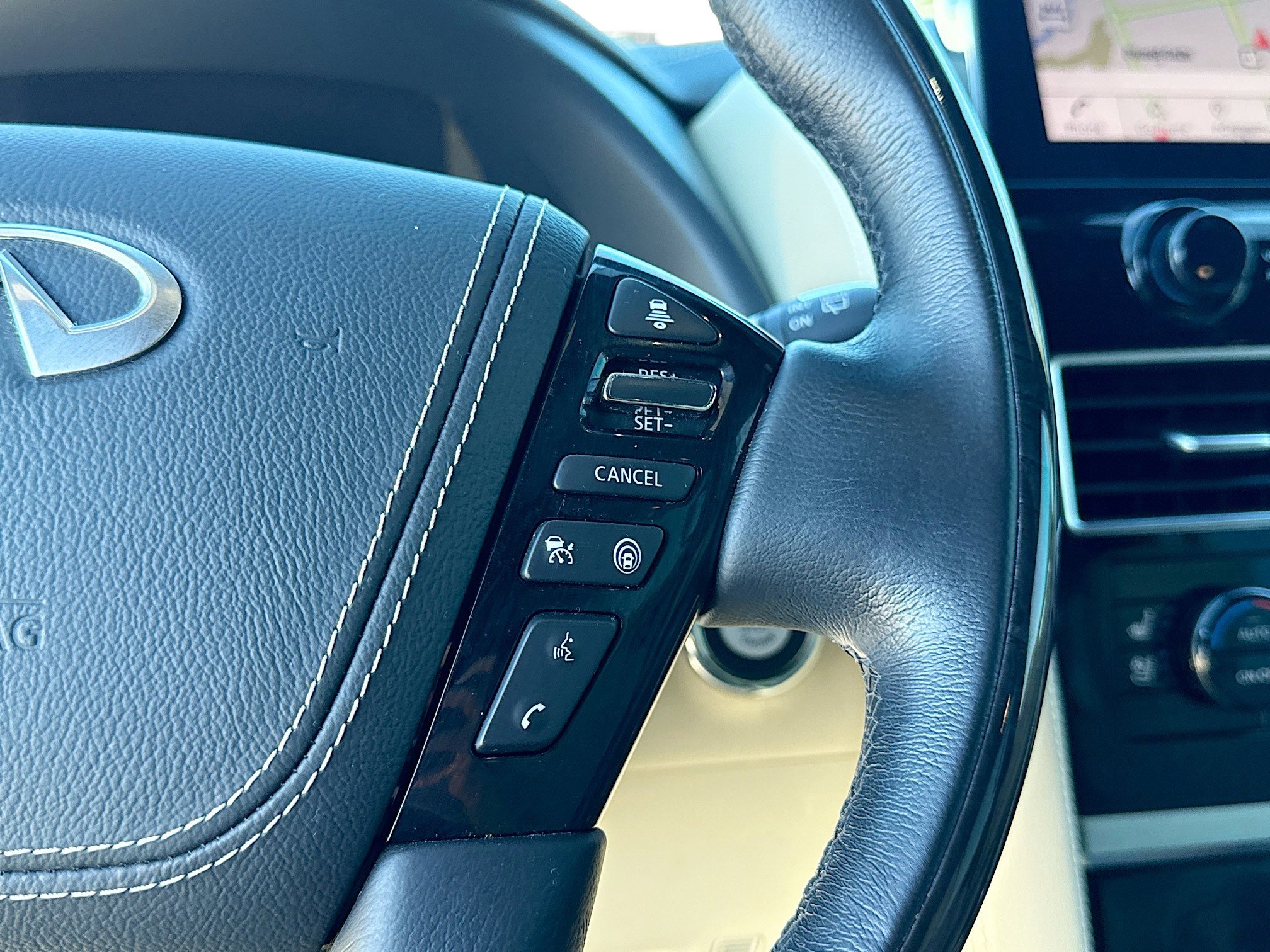 Used 2024 INFINITI QX80 Sensory image 40