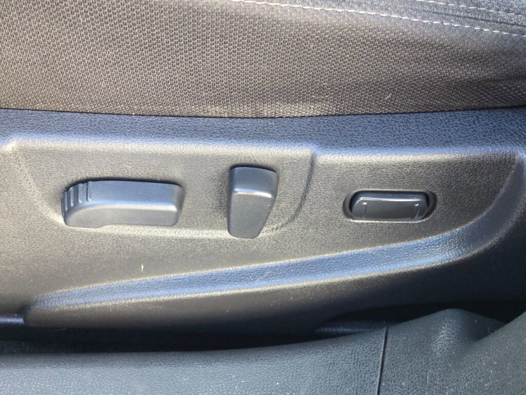 Used 2013 Nissan Rogue SV w/ Premium Pkg image 21