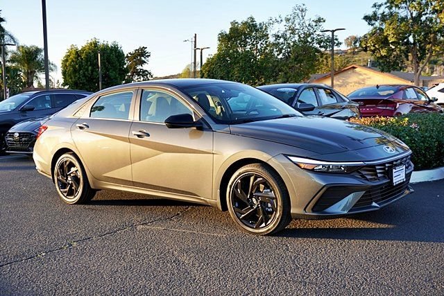 New 2026 Hyundai Elantra Sport FWD image 6
