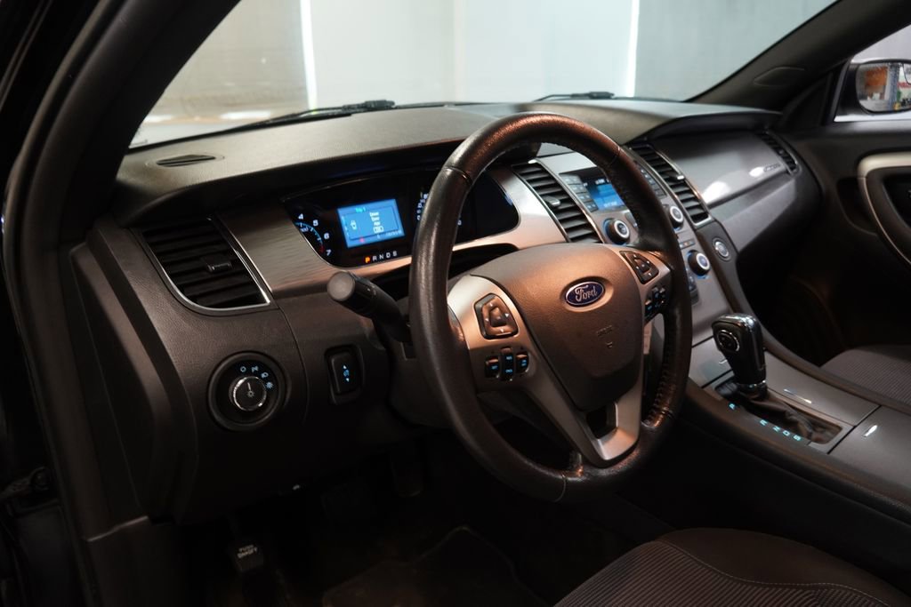 Used 2016 Ford Taurus SEL image 6