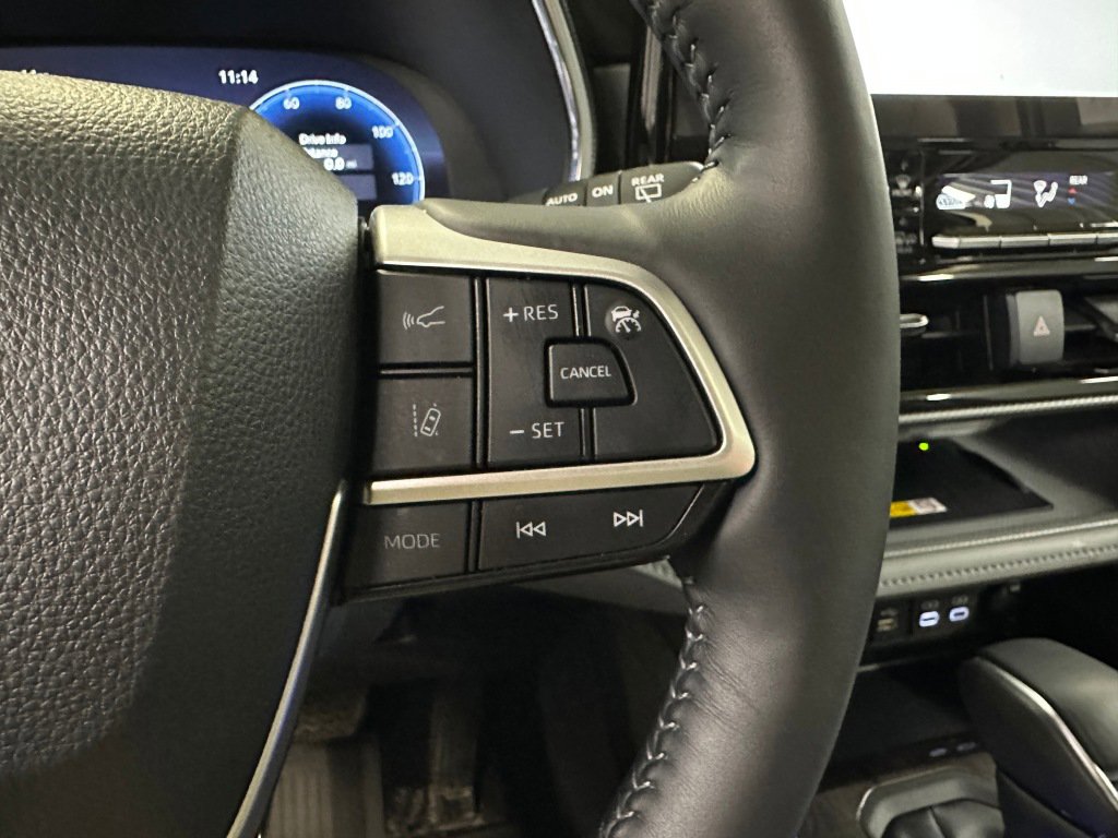 Used 2024 Toyota Highlander Platinum image 13