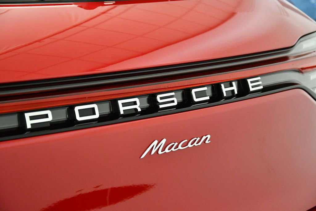 Used 2025 Porsche Macan Turbo image 9