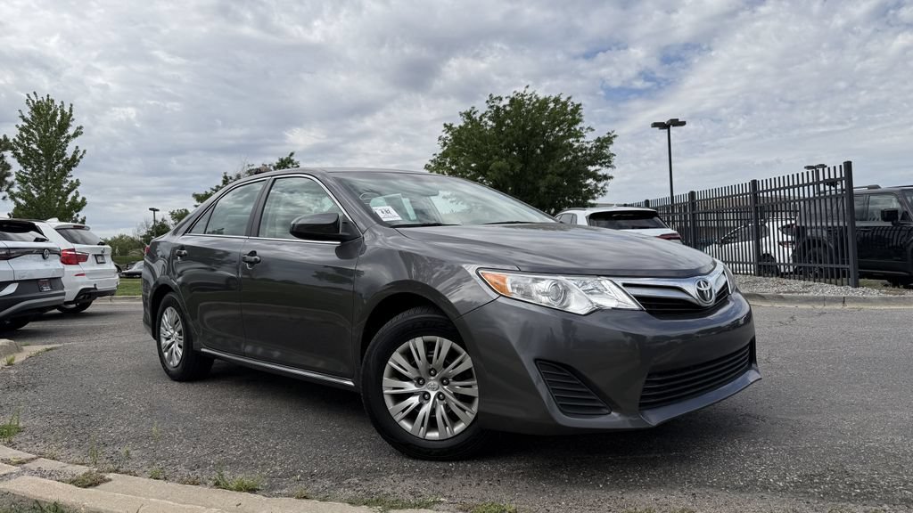 Used 2014 Toyota Camry LE FWD image 1
