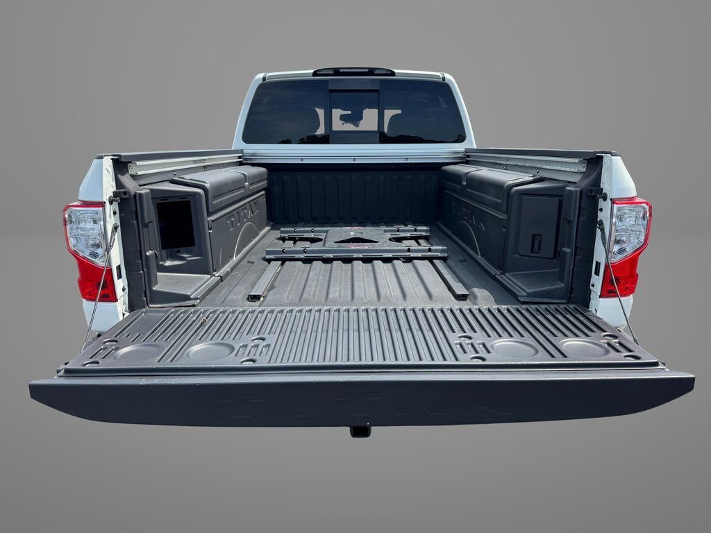Used 2018 Nissan Titan PRO-4X w/ Pro-4x Convenience Package image 8