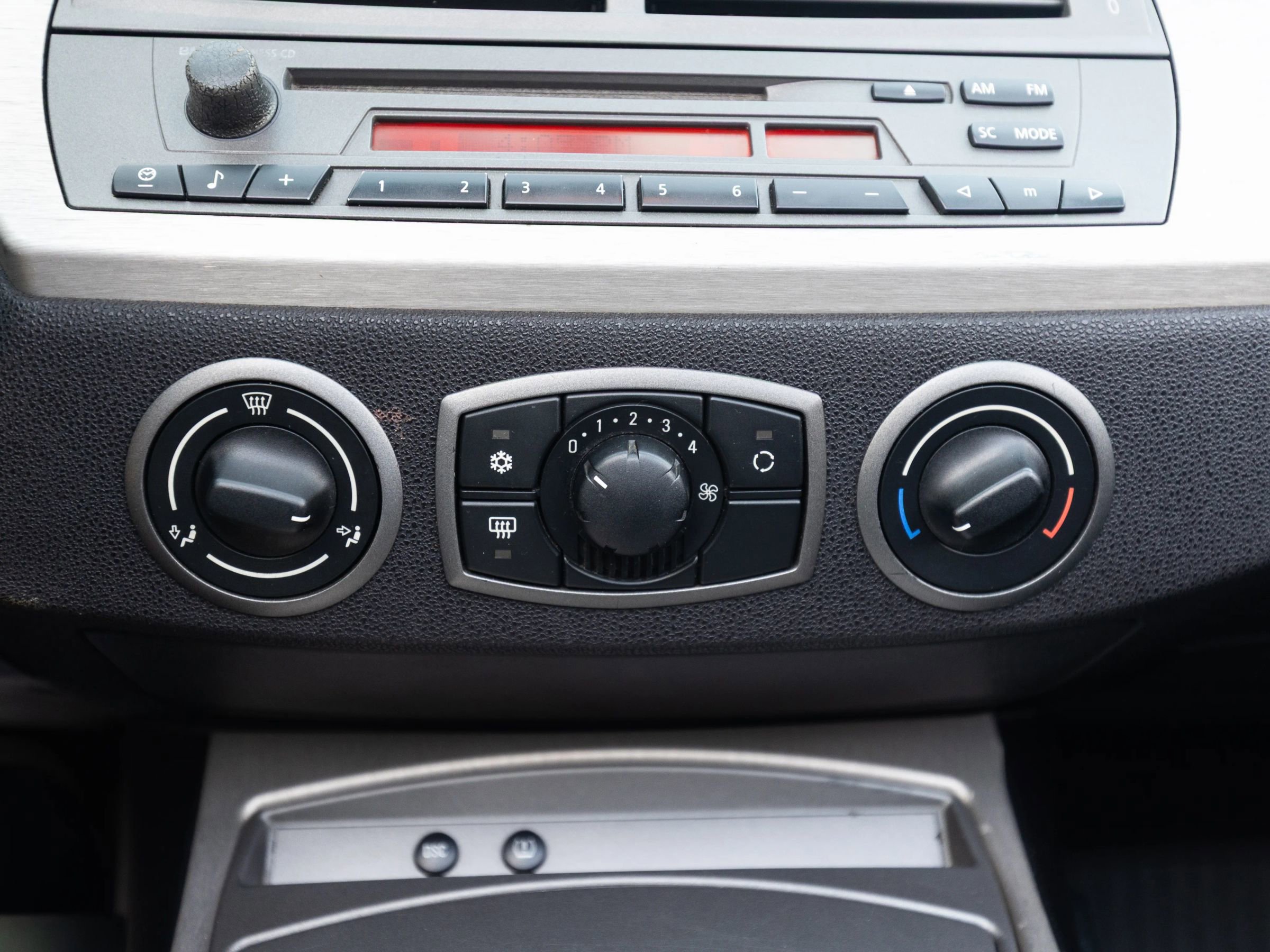 Used 2003 BMW Z4 2.5i image 28