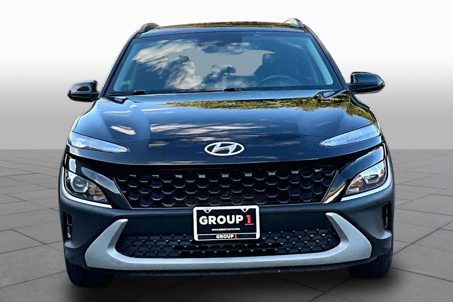 Used 2022 Hyundai Kona SEL w/ Convenience Package FWD image 4