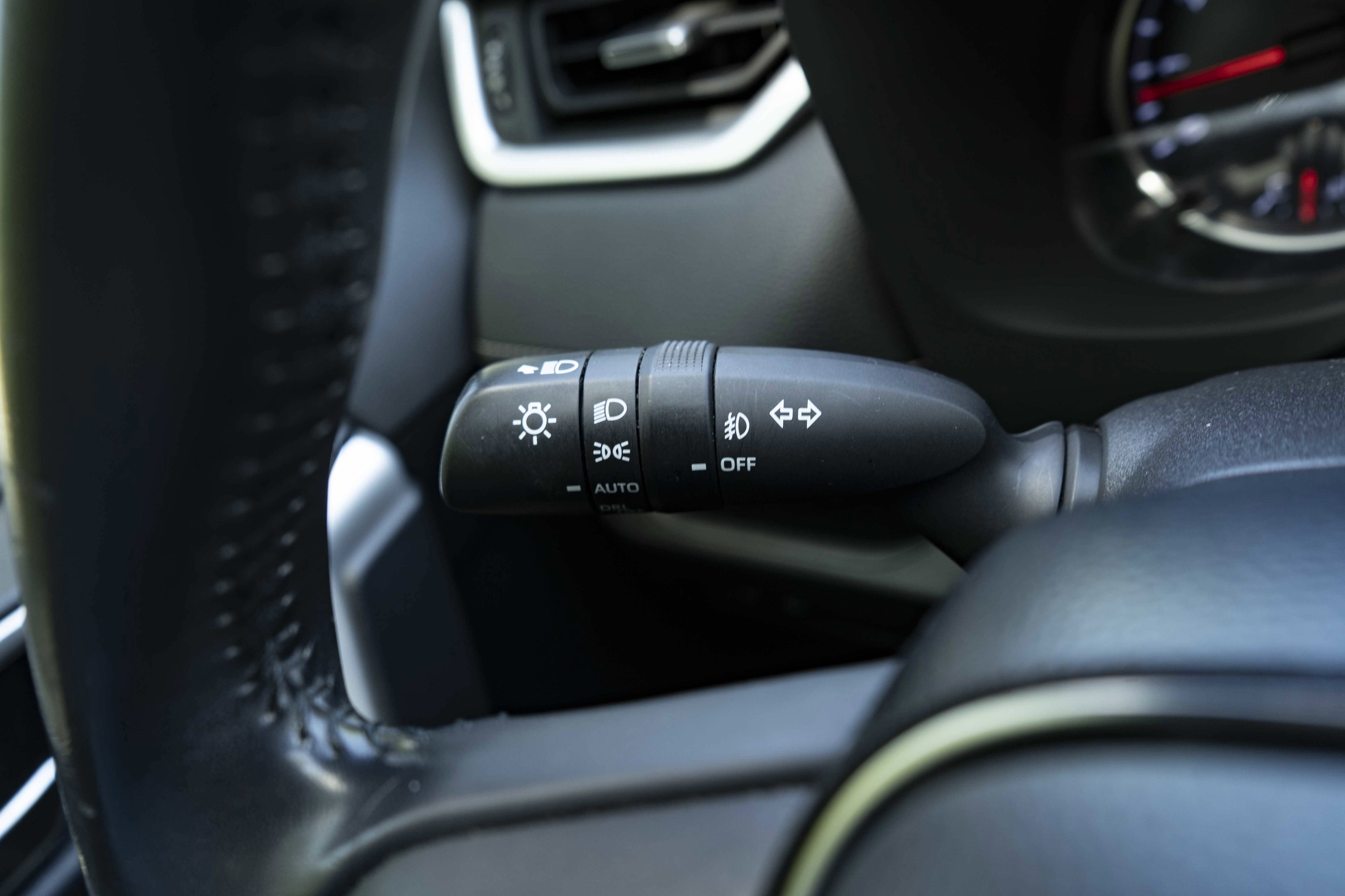 Used 2019 Toyota RAV4 XLE Premium image 23