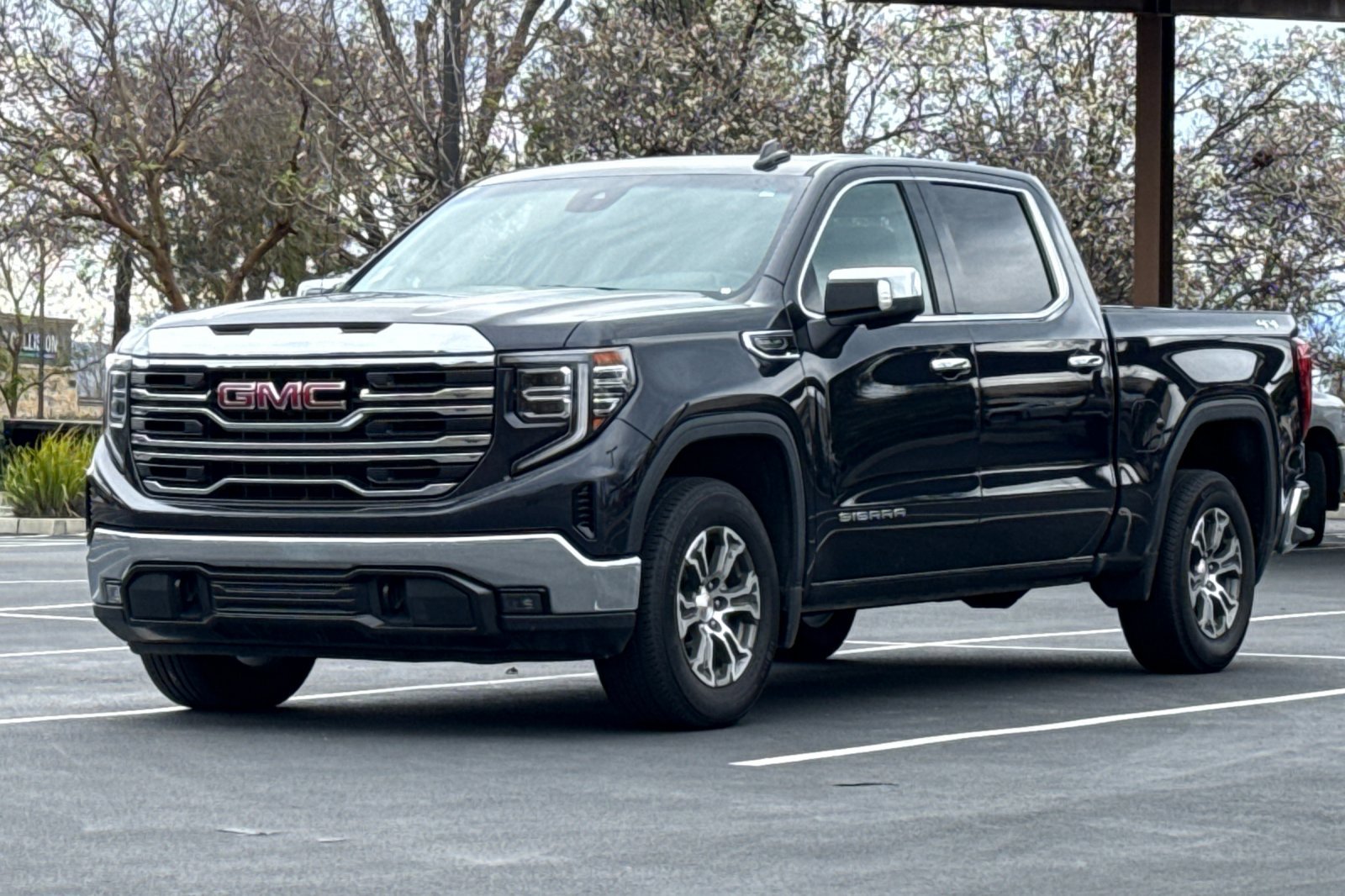 Used 2025 GMC Sierra 1500 SLT image 9