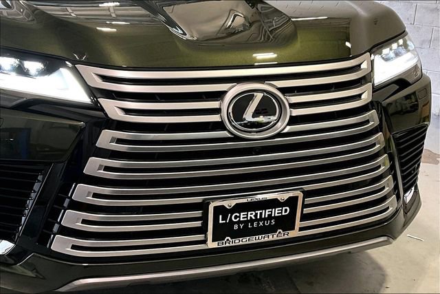 Certified 2025 Lexus LX 700h Luxury w/ Accessory Package (Z1) image 34