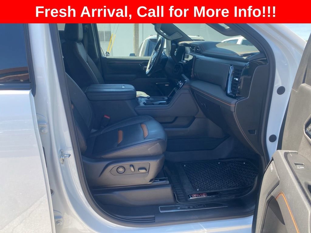 Used 2025 GMC Sierra 2500 AT4 w/ Technology Package AWD/4WD image 16