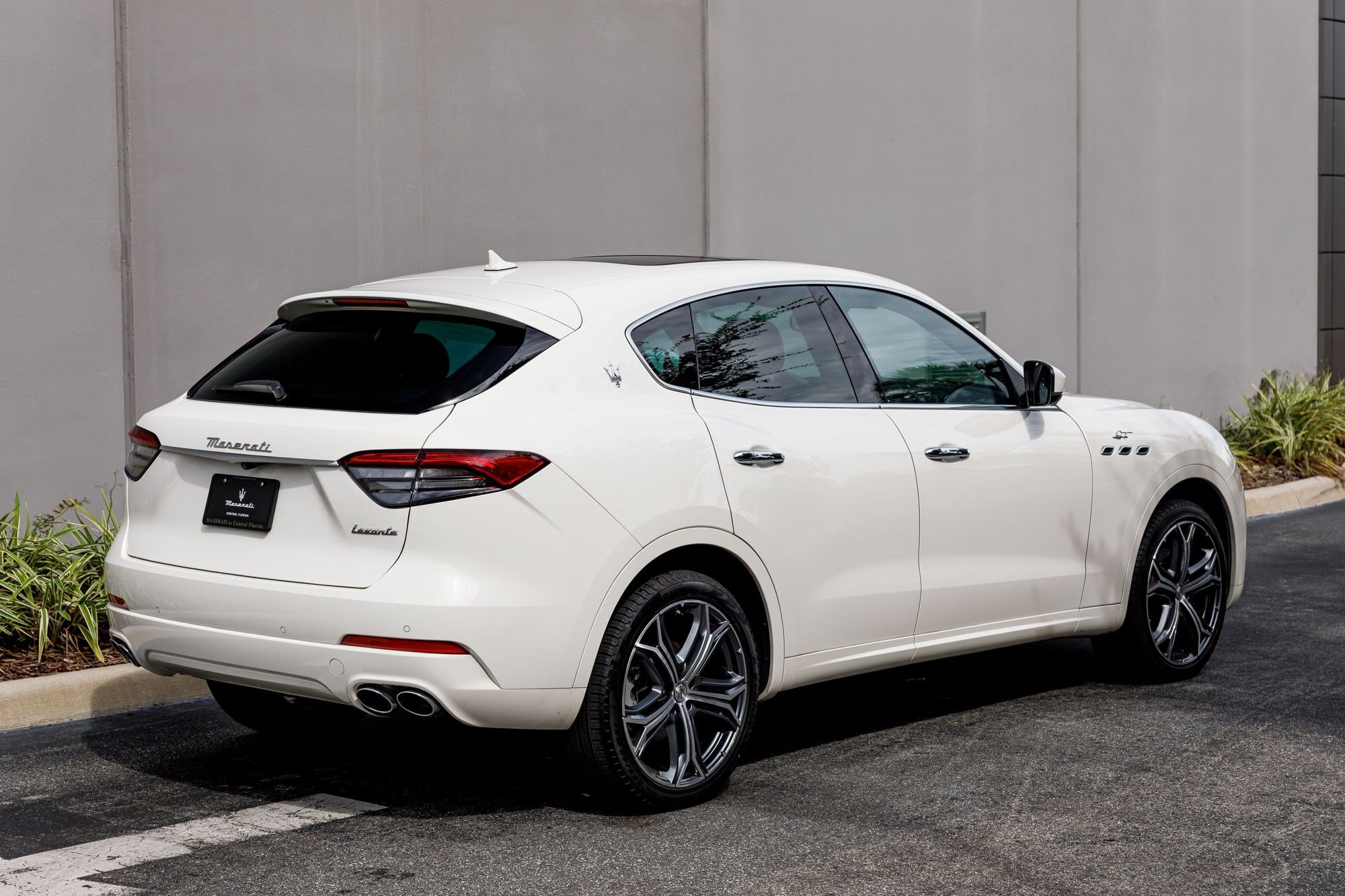 Used 2023 Maserati Levante GT AWD/4WD image 5