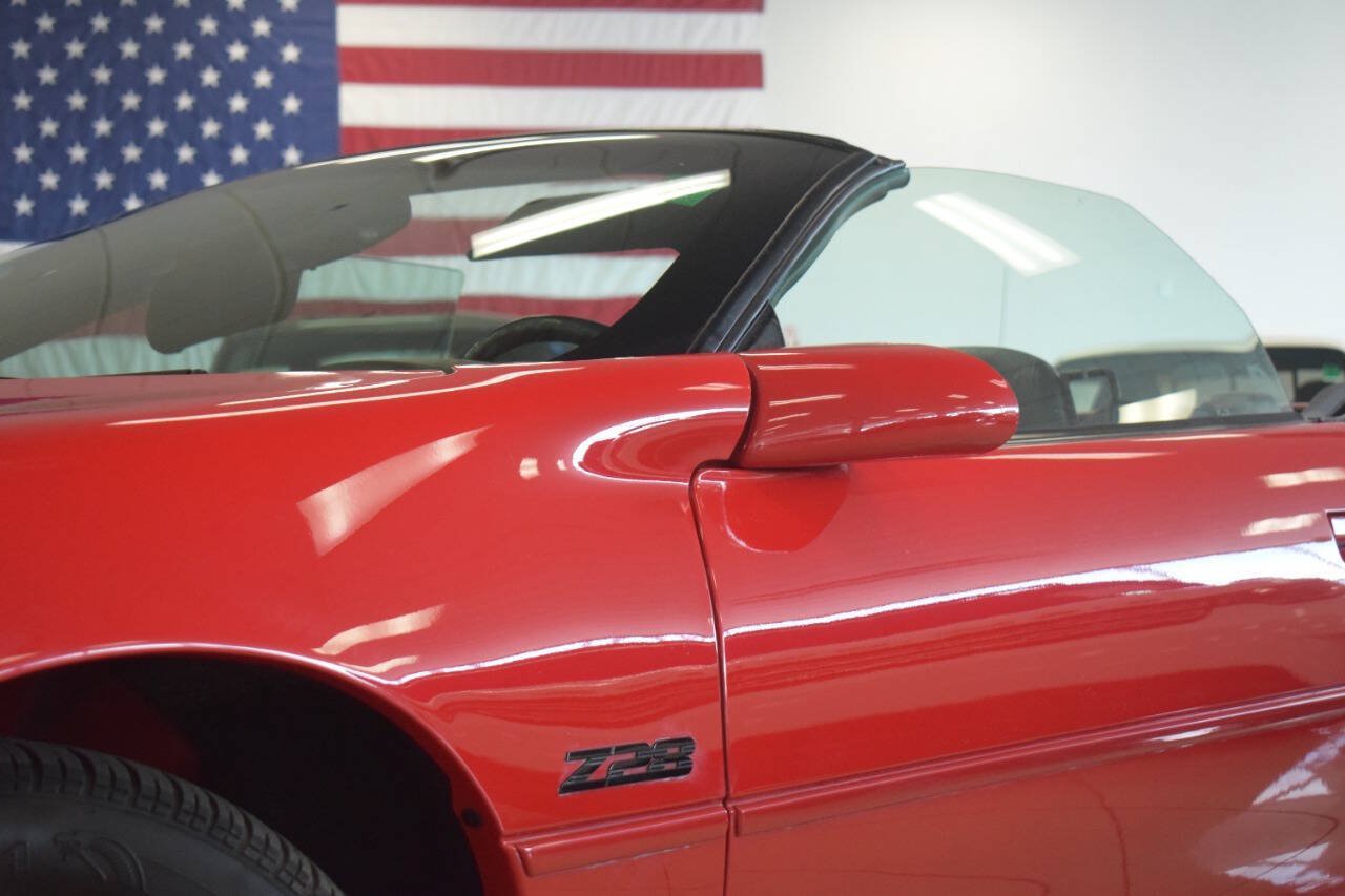 Used 2002 Chevrolet Camaro Z28 RWD image 16