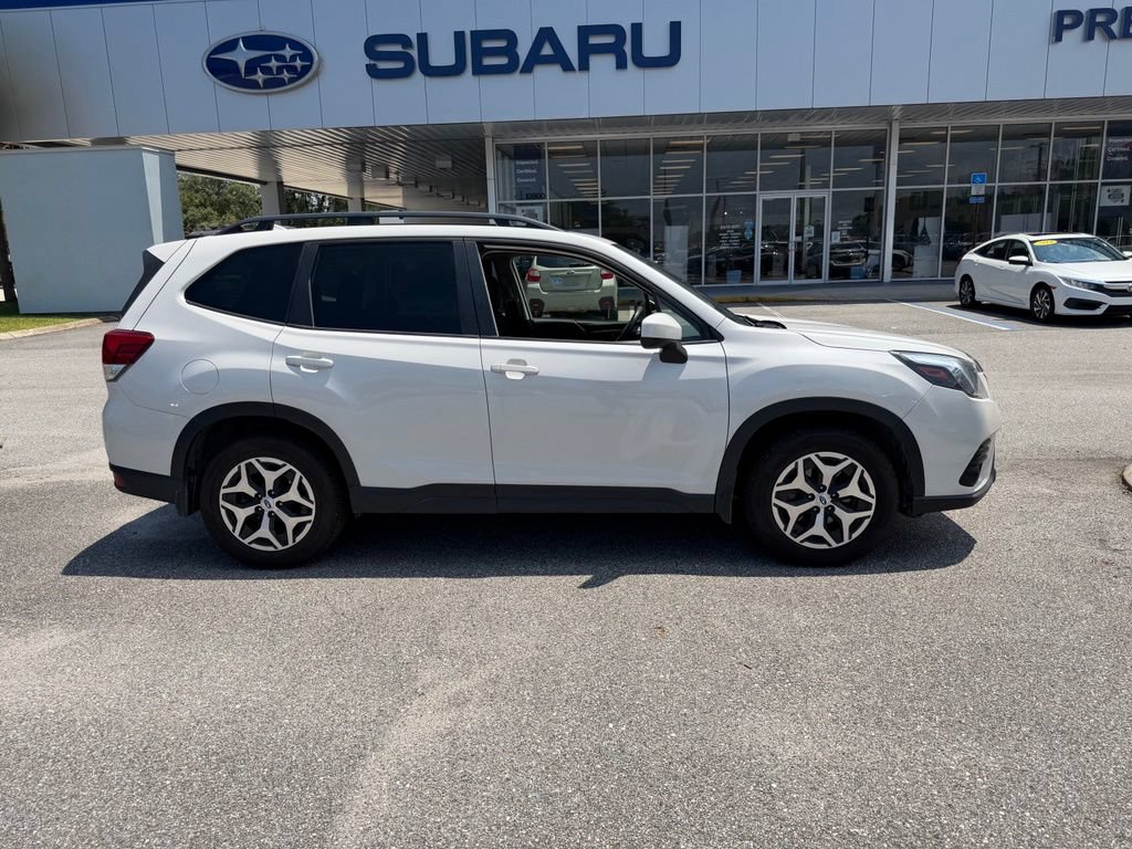 Used 2023 Subaru Forester Premium AWD/4WD image 2