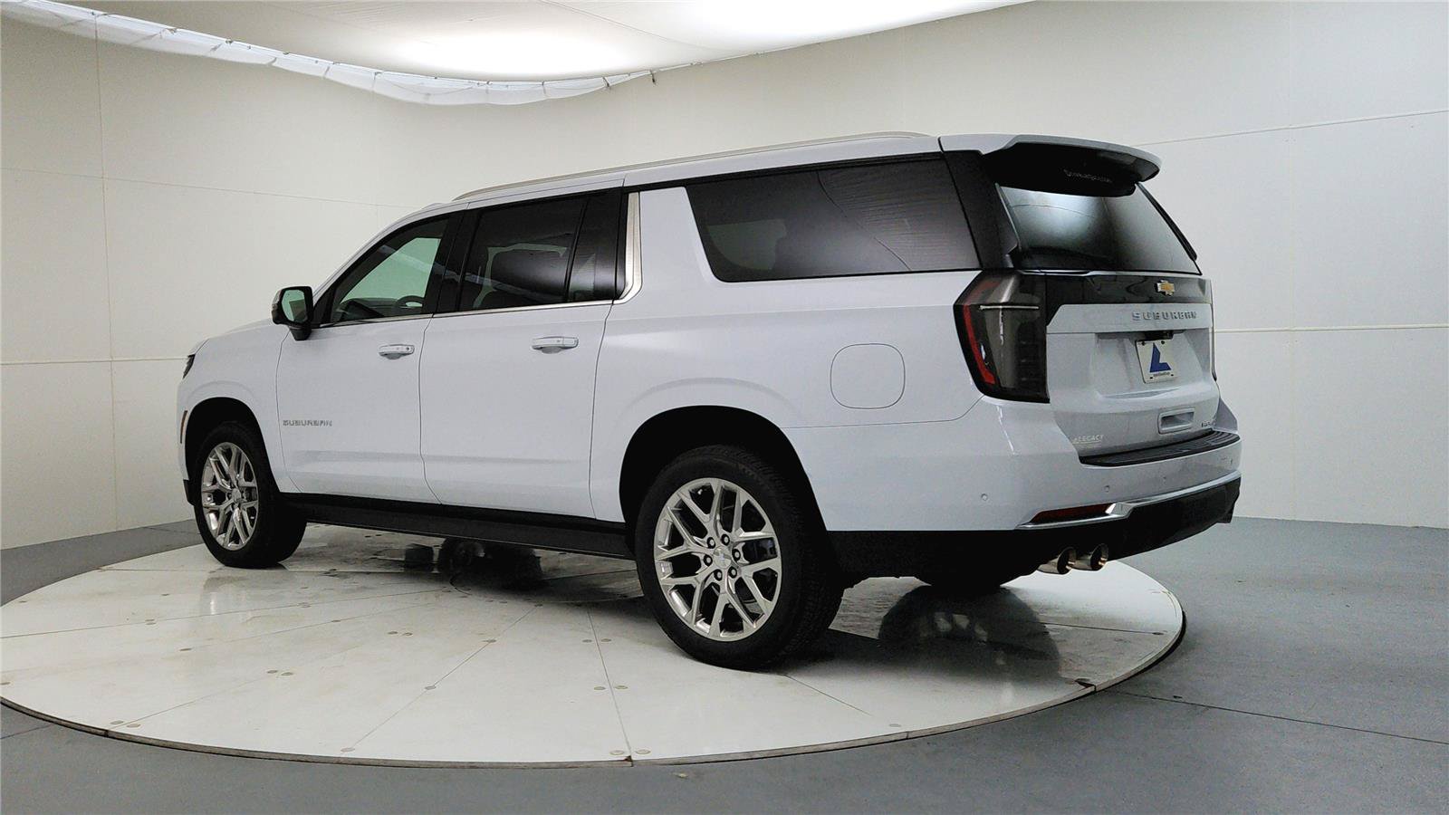 New 2026 Chevrolet Suburban Premier AWD/4WD image 5